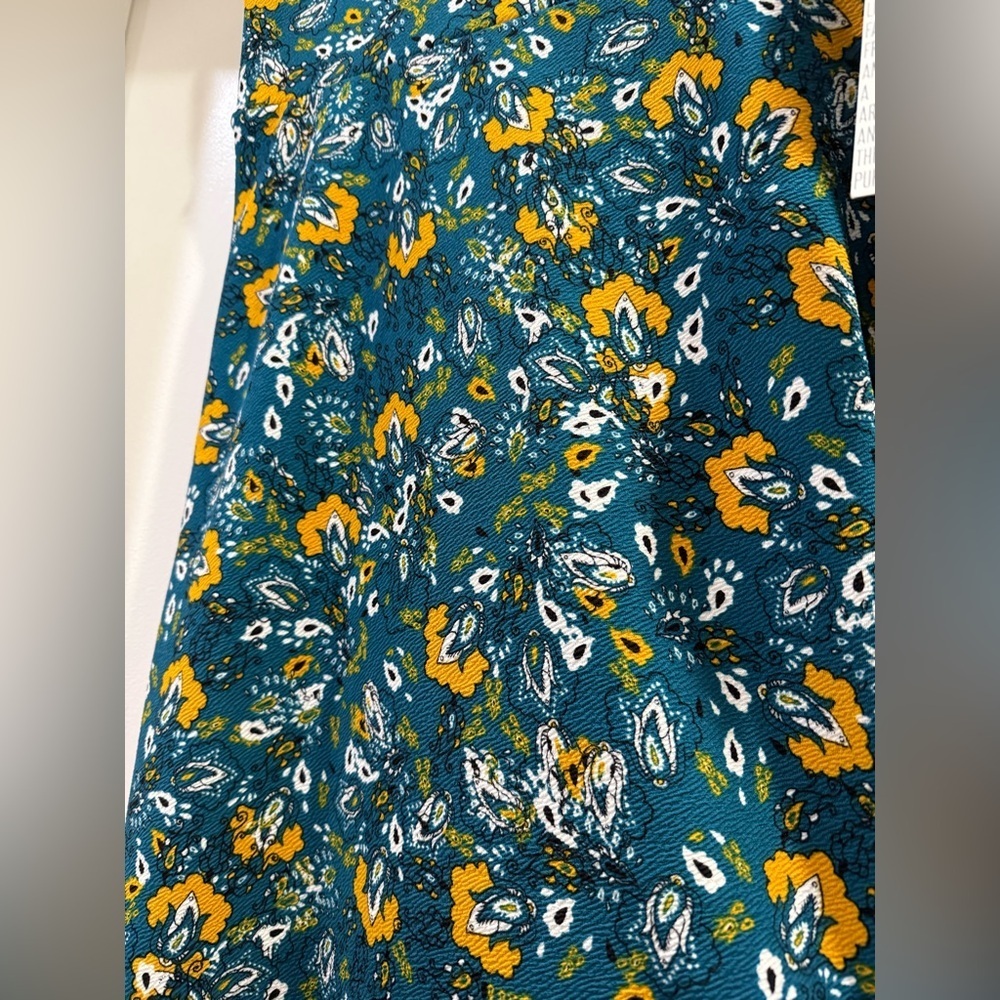 LuLaRoe Cassie Pencil Skirt Size XL ππππ - Picture 4 of 10